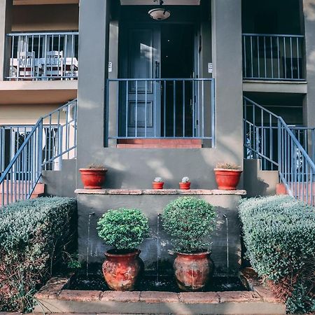 Amoris Guest House-Waterkloof Ridge Pretoria-Noord エクステリア 写真